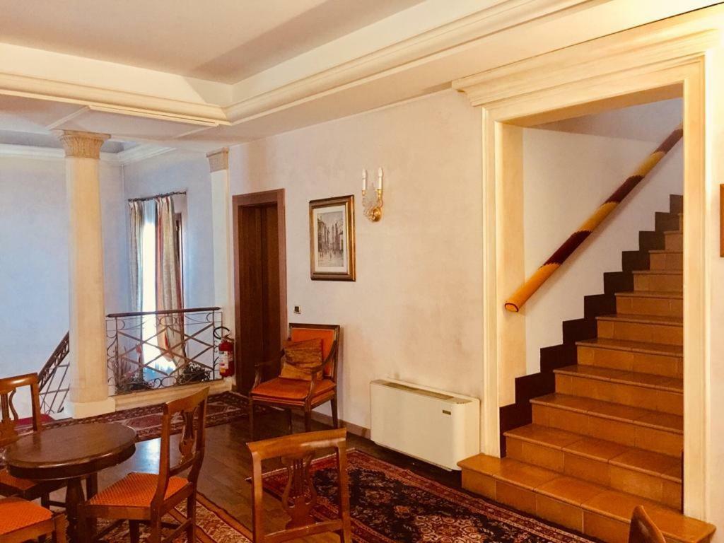 Hotel La Loggia Mestrino Kültér fotó